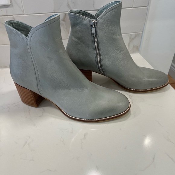 Anthropologie NWOT Silent D Leather Boots - Picture 2 of 16